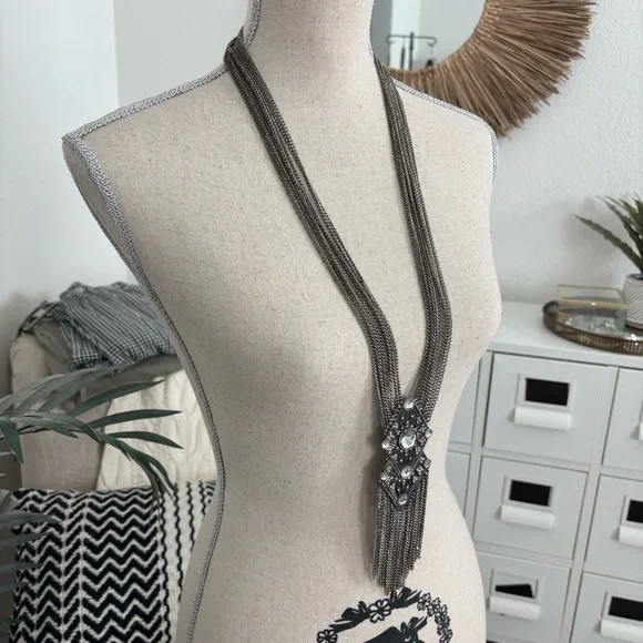 🪴$5/25🪴 Multi Strand Silver Geometric Pendant Fringed Long Statement Necklace - Picture 3 of 8